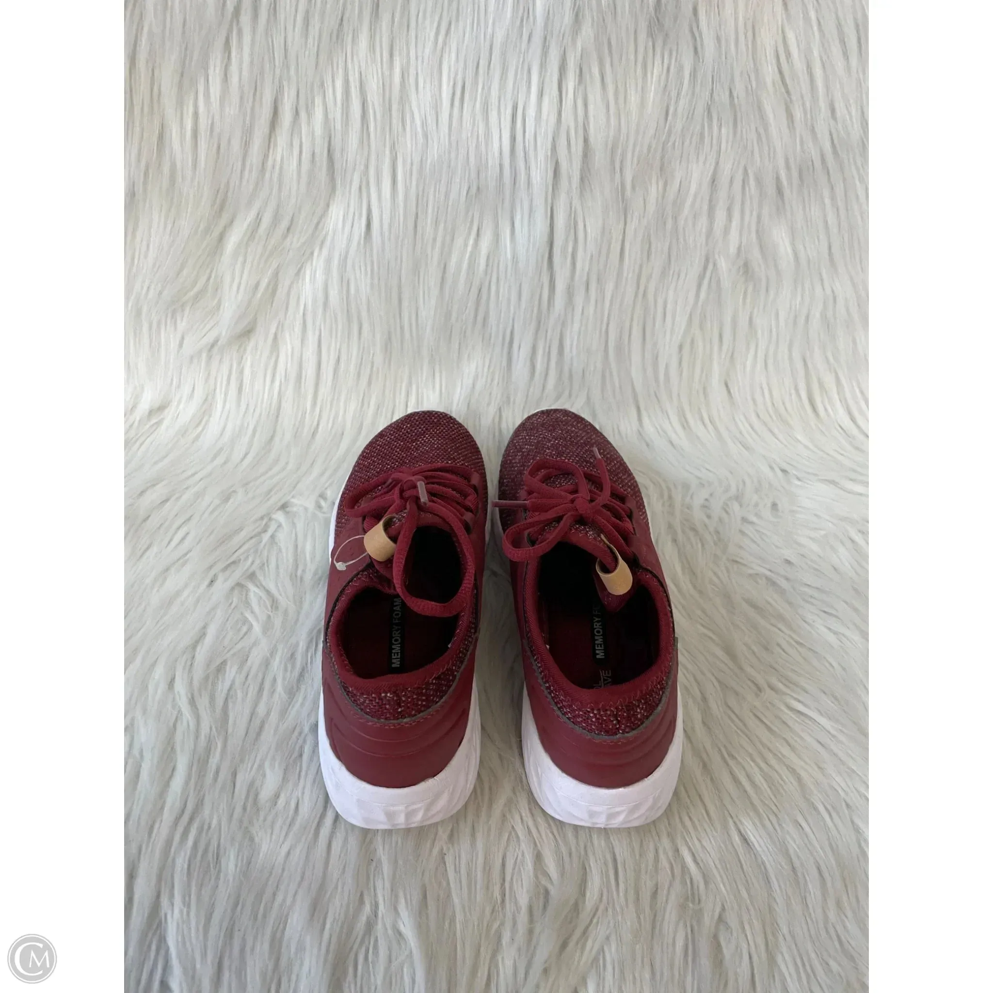 Shoes Athletic By Clothes Mentor In Red & White, Size: 6