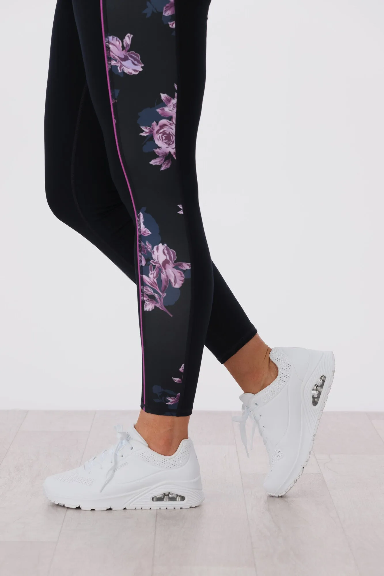 Skechers Uno Stand On Air White Sneakers