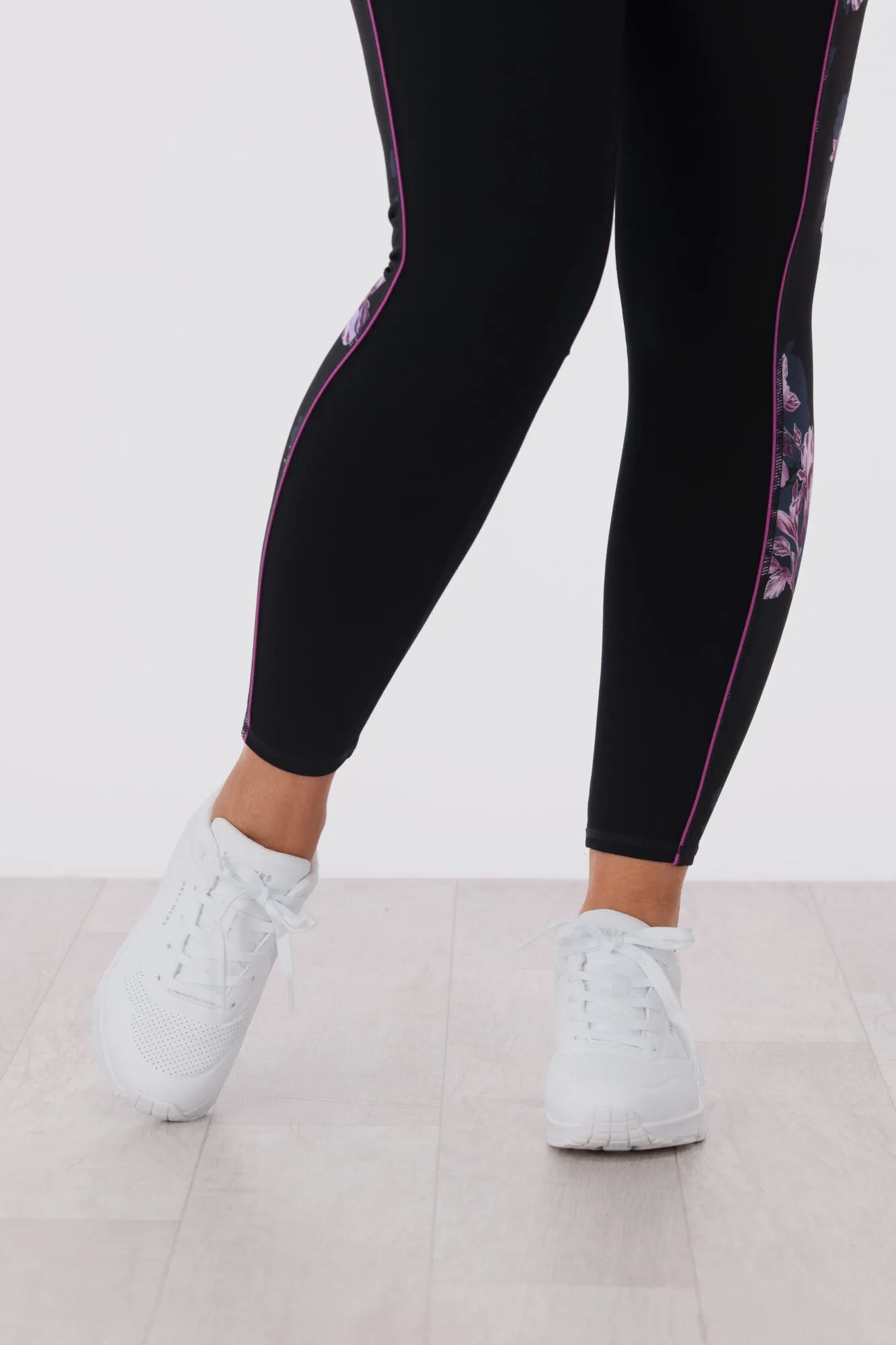 Skechers Uno Stand On Air White Sneakers