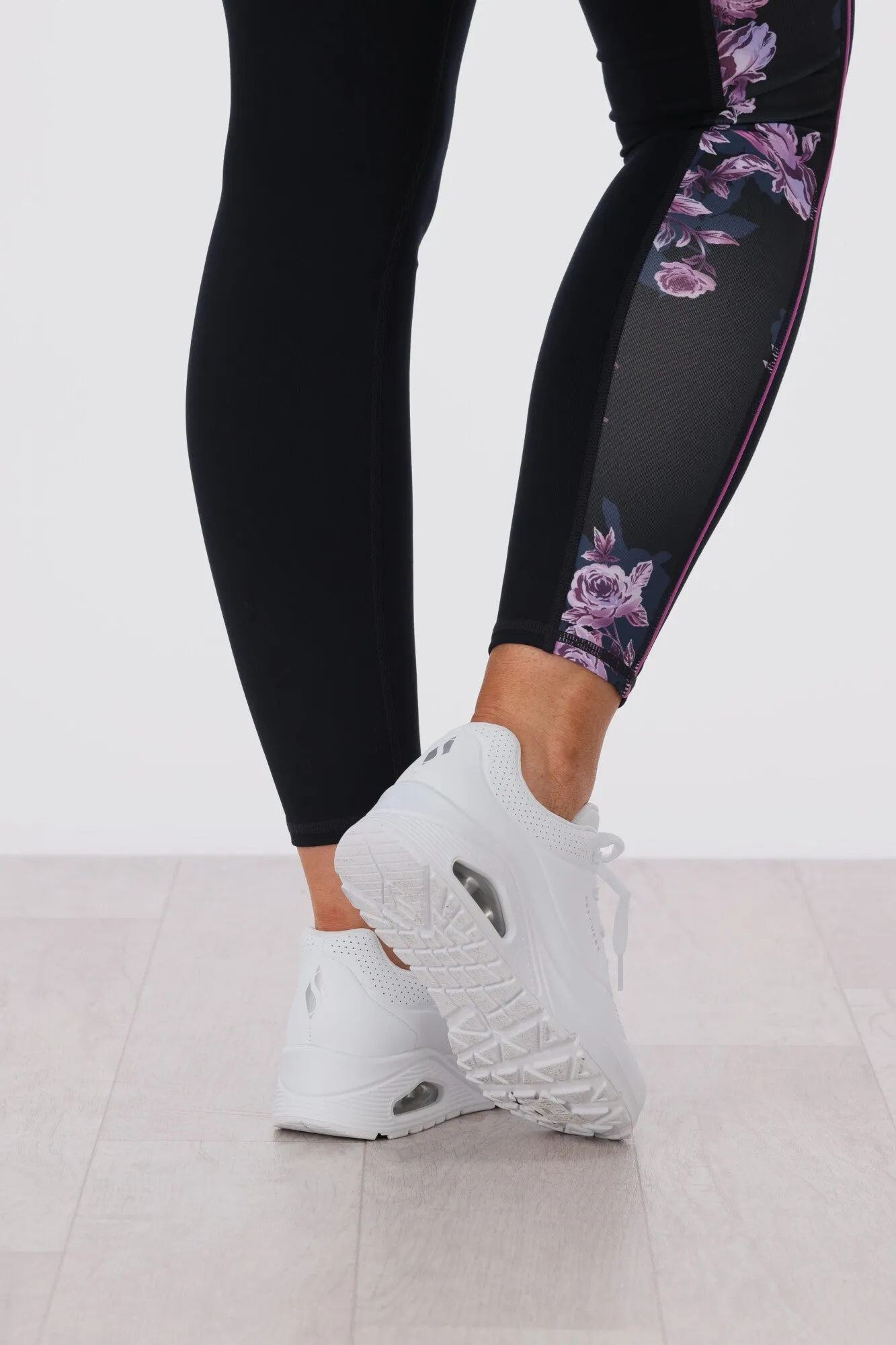 Skechers Uno Stand On Air White Sneakers