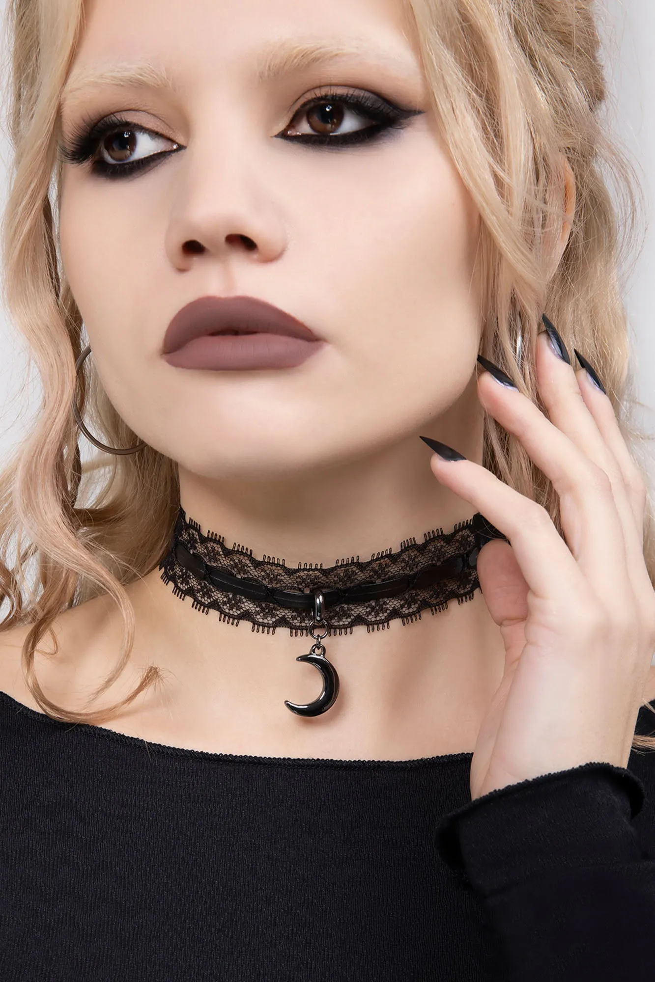 Sorrowed Light Choker