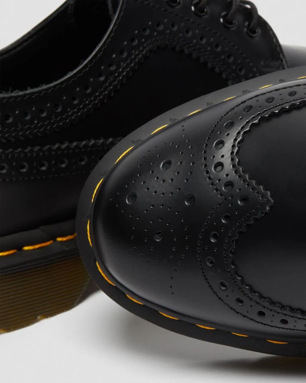 Unisex 3989 Yellow Stitch Smooth Leather Brogue Shoes Black Smooth